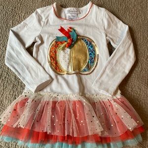 Precious fall top for your little to love